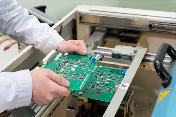 除湿机保护电子设备中的敏感电路_宝马电子游戏娱乐